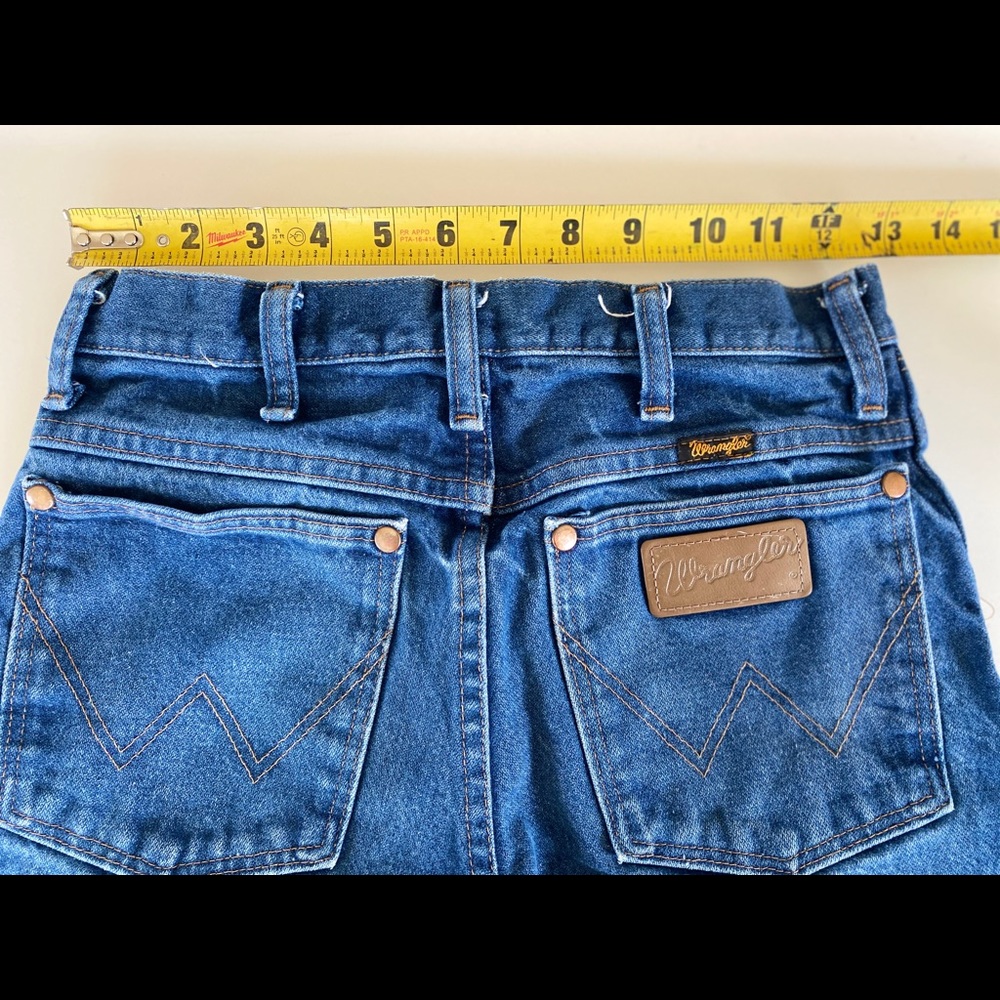 SOLD! Vintage wrangler jeans 28